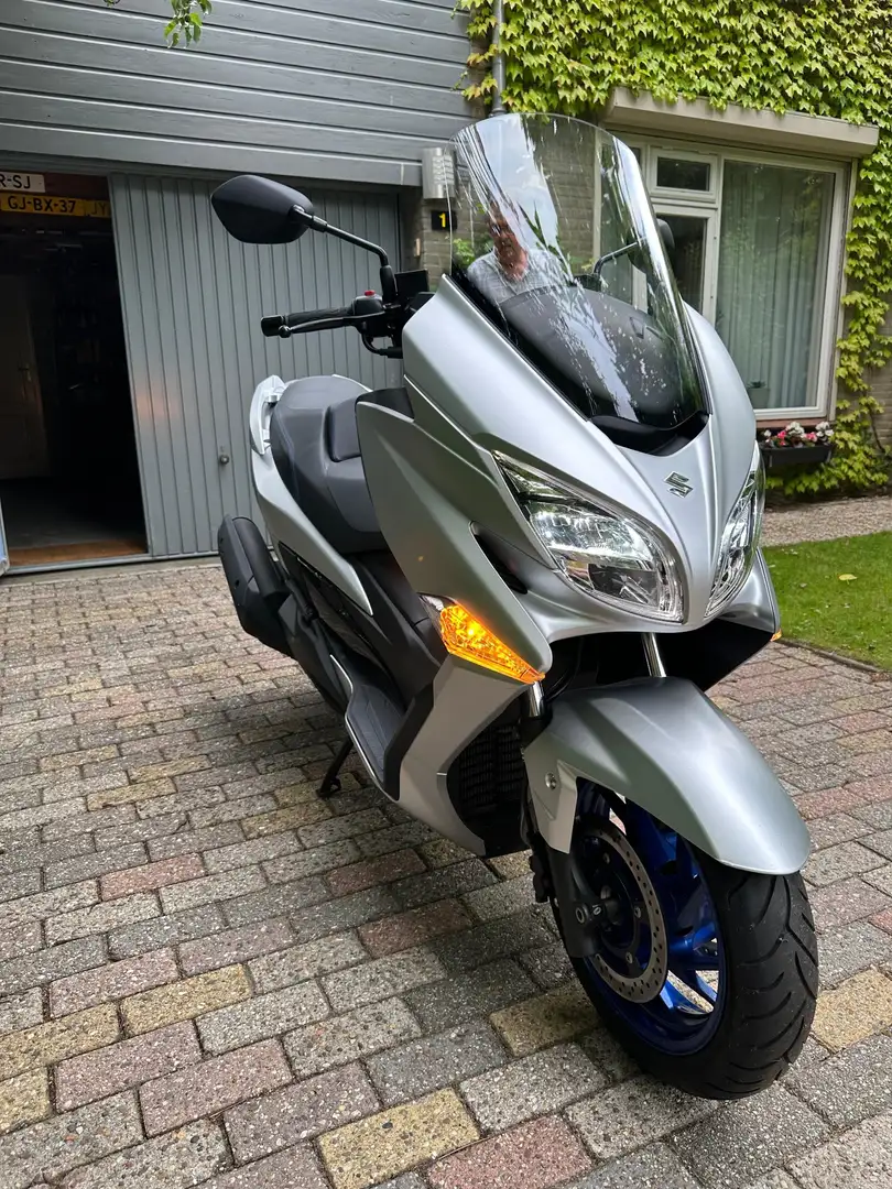 Suzuki Burgman 400 Grijs - 1