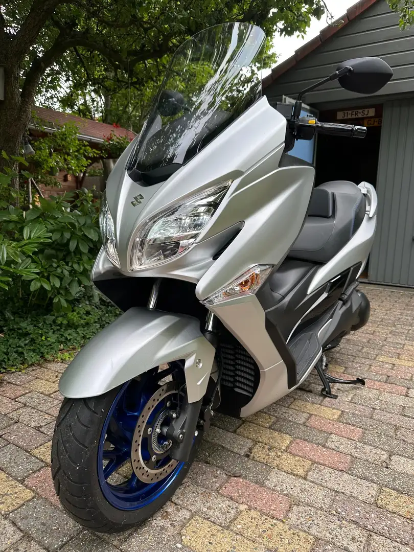 Suzuki Burgman 400 Grijs - 2
