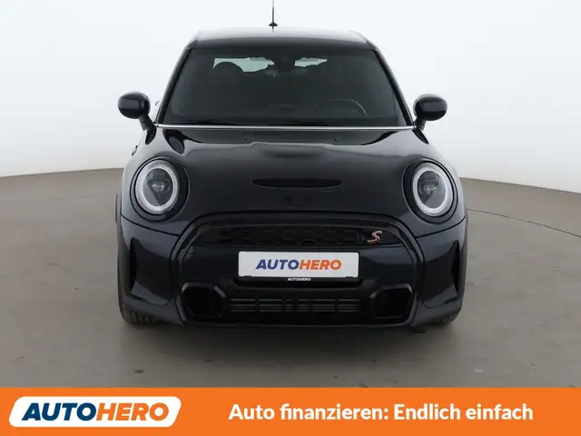 Mini Hatch view 9