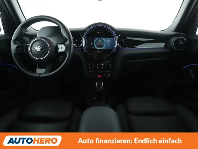 Mini Hatch view 12