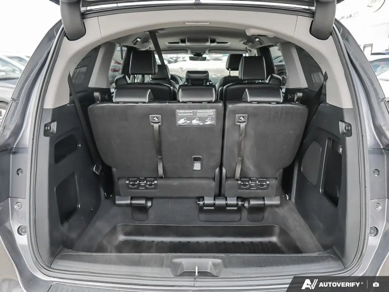 Honda Odyssey снимка Honda Odyssey
