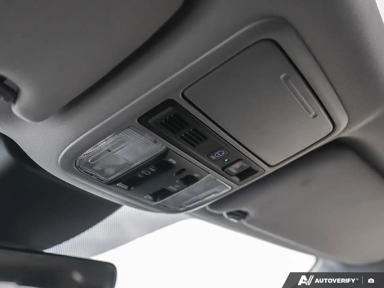 Honda Odyssey снимка Honda Odyssey