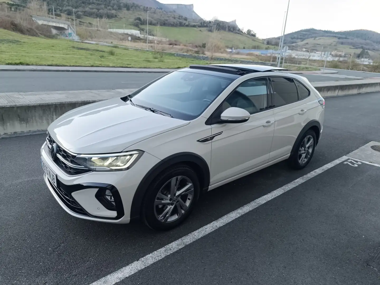 Volkswagen Taigo 1.0 TSI R-Line DSG 81kW Beige - 1