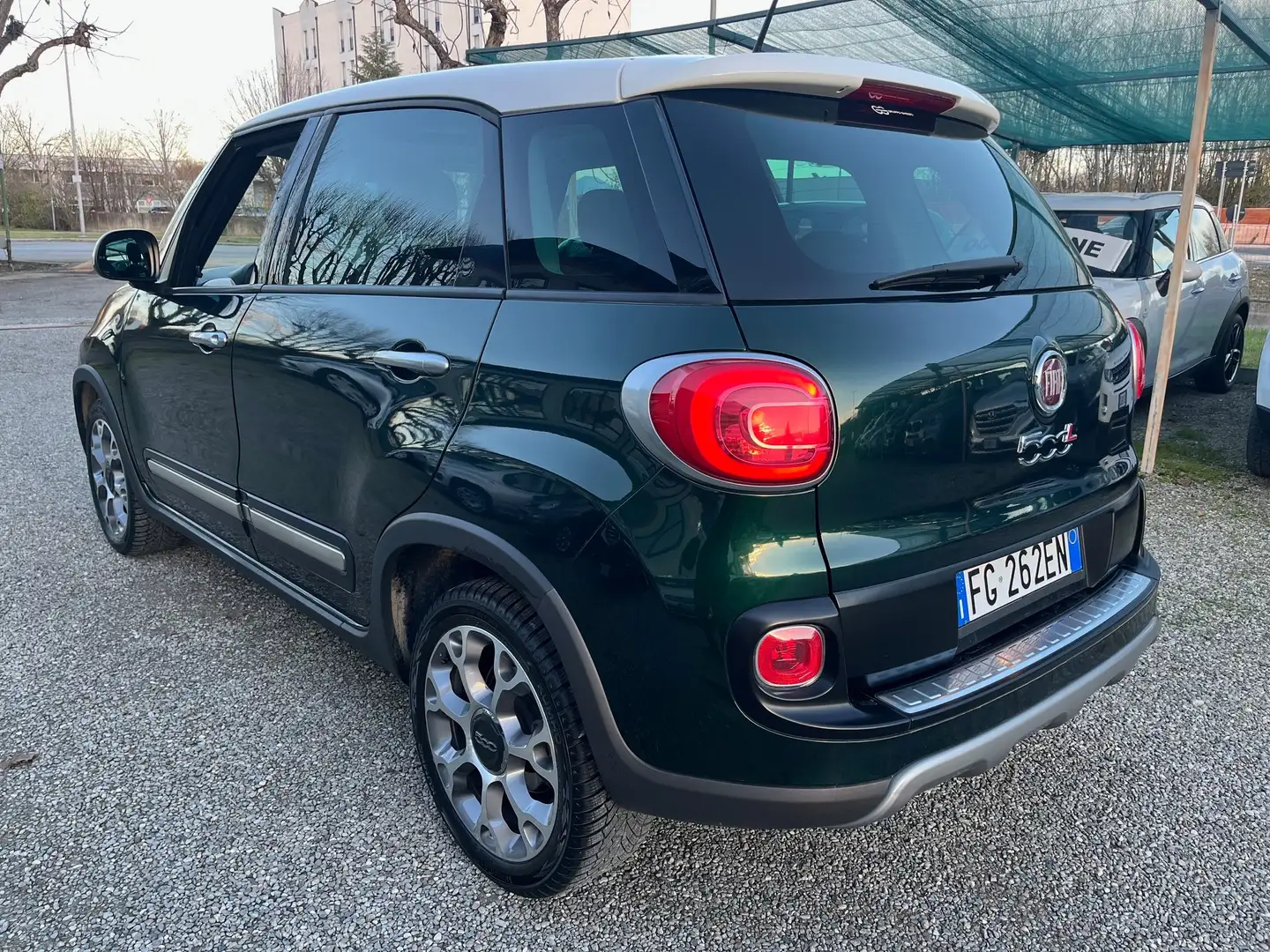 Fiat 500L 1.6 mjt Trekking 120cv E6 Grün - 2