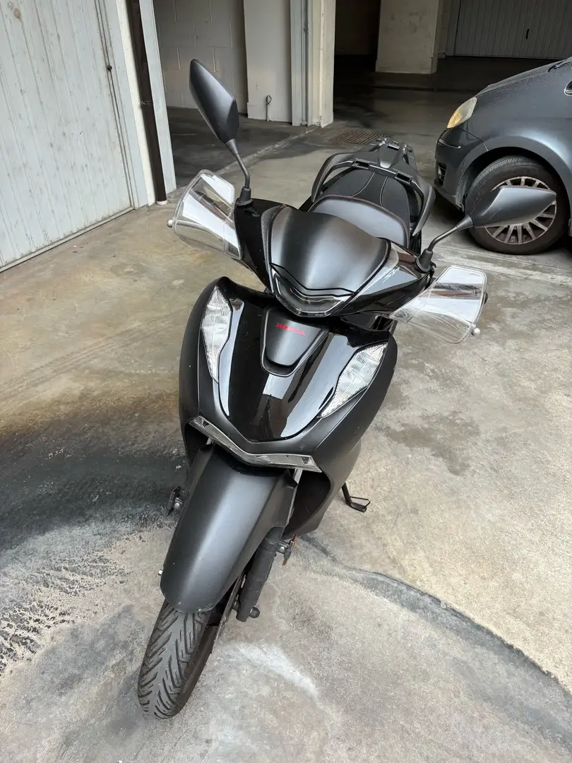 Honda SH 125 modello 2024 nero opaco/lucido Negru - 1