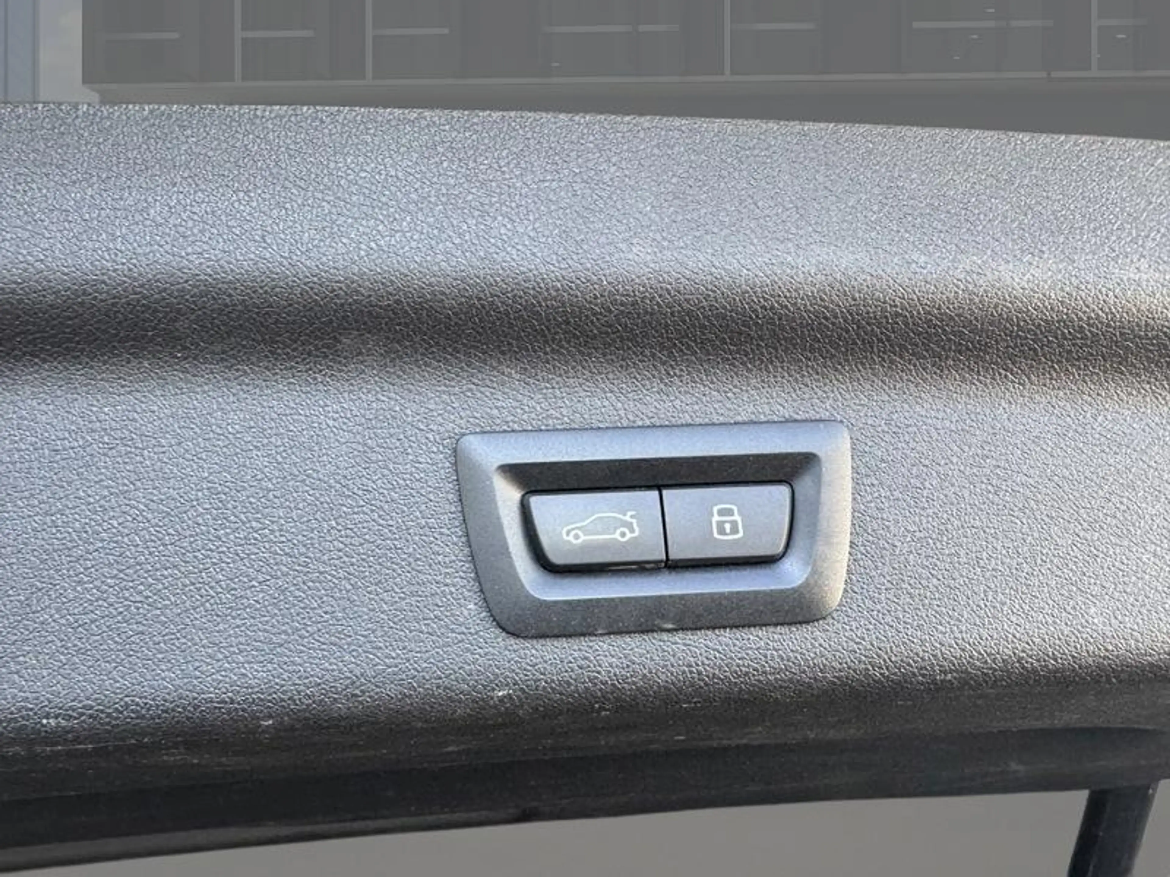 BMW iX1 (U11E)(2022-) 20 eDrive M Sport — photo 15