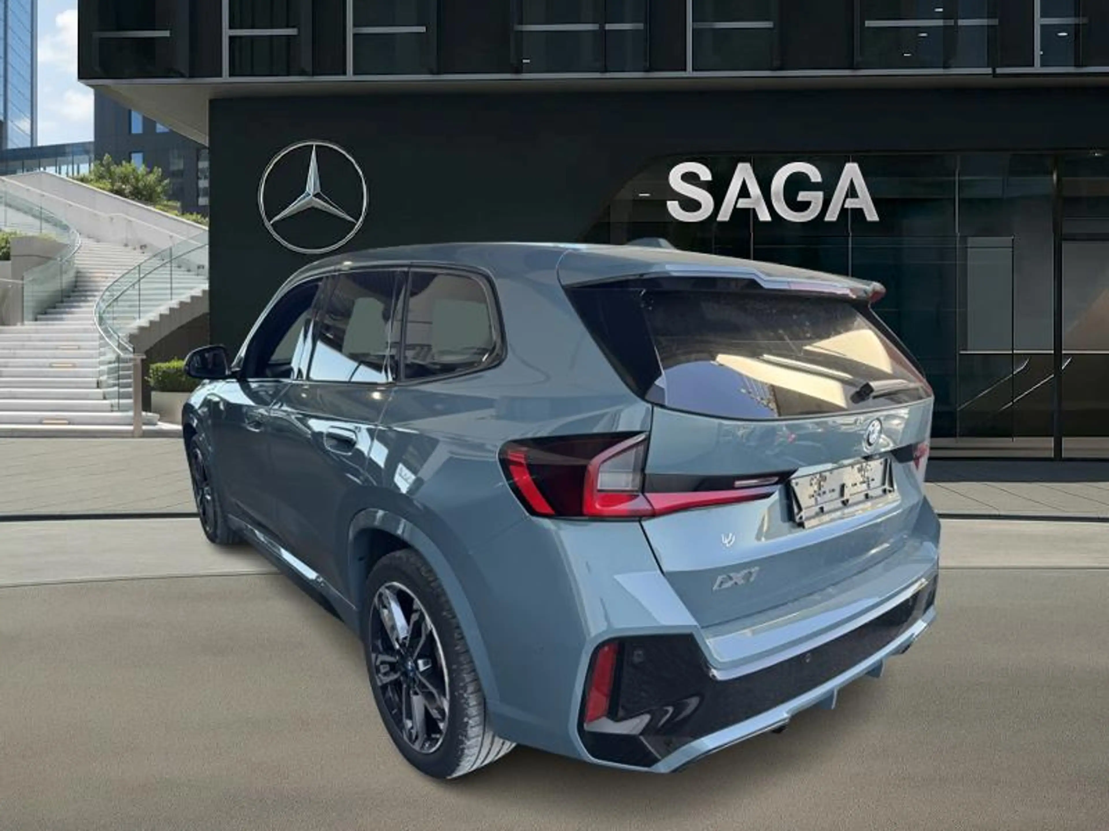BMW iX1 (U11E)(2022-) 20 eDrive M Sport — photo 9