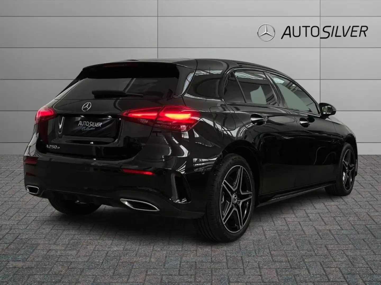 Mercedes-Benz A 250 e hybrid EQ AMG Line Advanced Plus Nero - 2