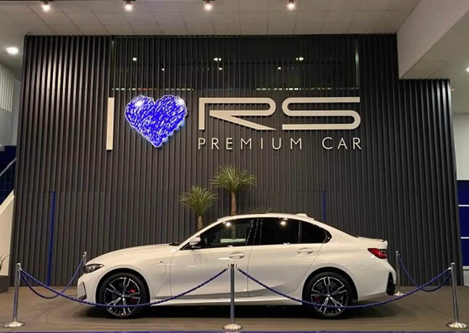 BMW 330 330e M berlina Weiß - 1