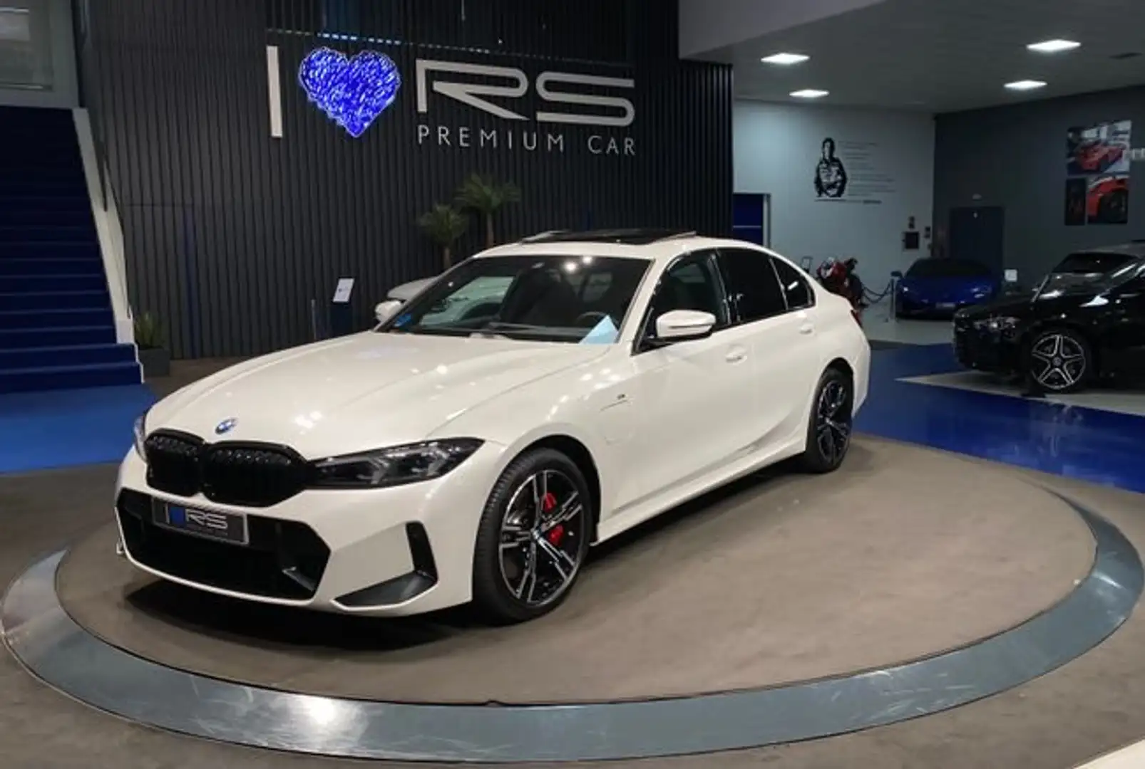 BMW 330 330e M berlina Weiß - 2