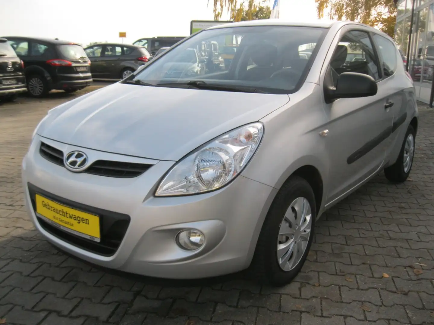 Hyundai i20 1.2 Classic *Klima+Navi+gepflegt* Silber - 1