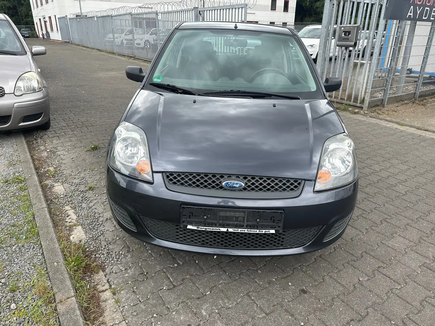 Ford Fiesta Style Grau - 2