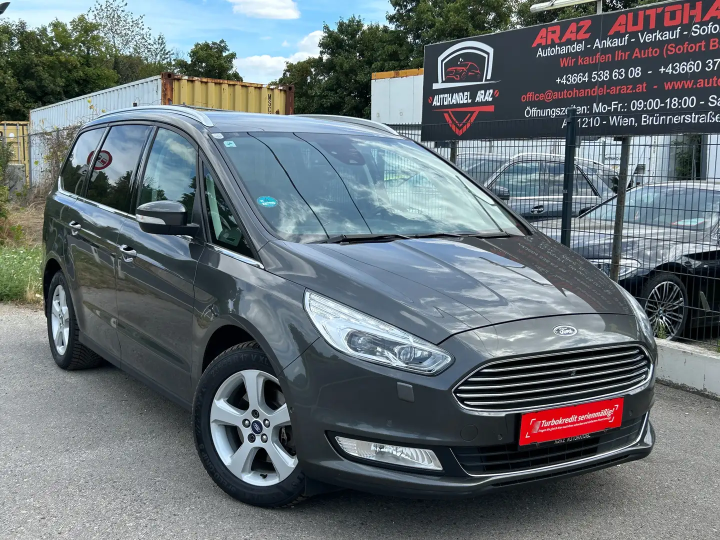 Ford Galaxy 2,0 EcoBlue SCR Titanium Aut. Grau - 1