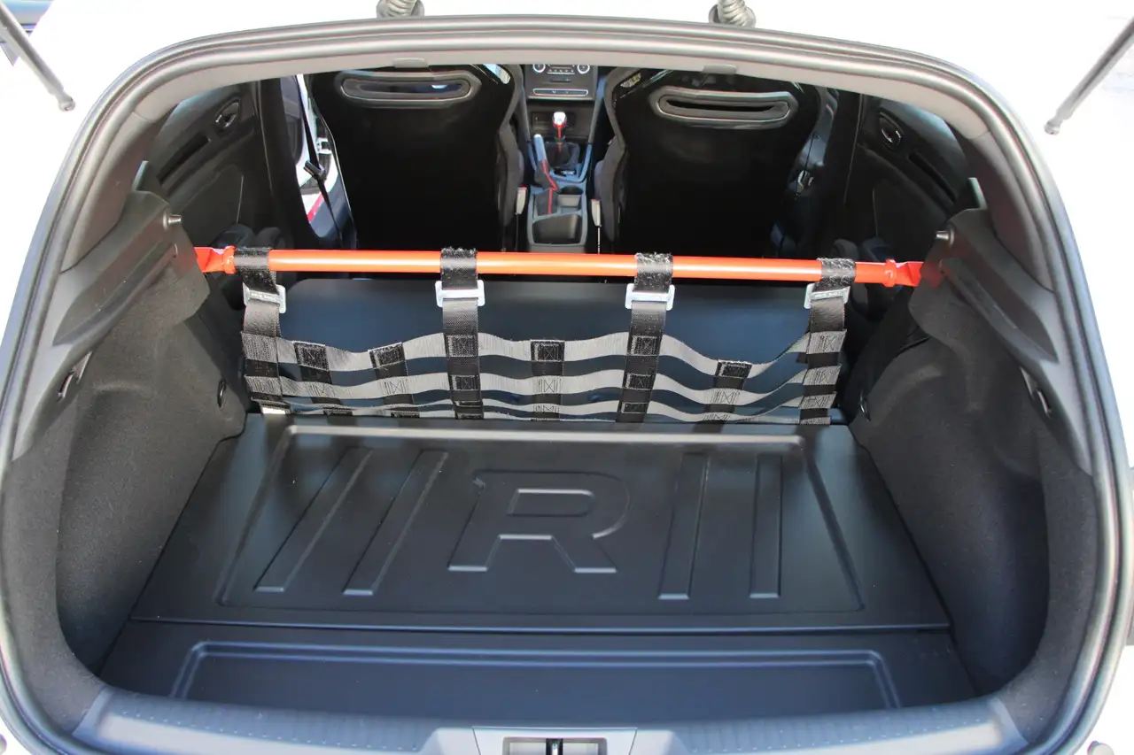 Renault Megane R.S. — photo 15