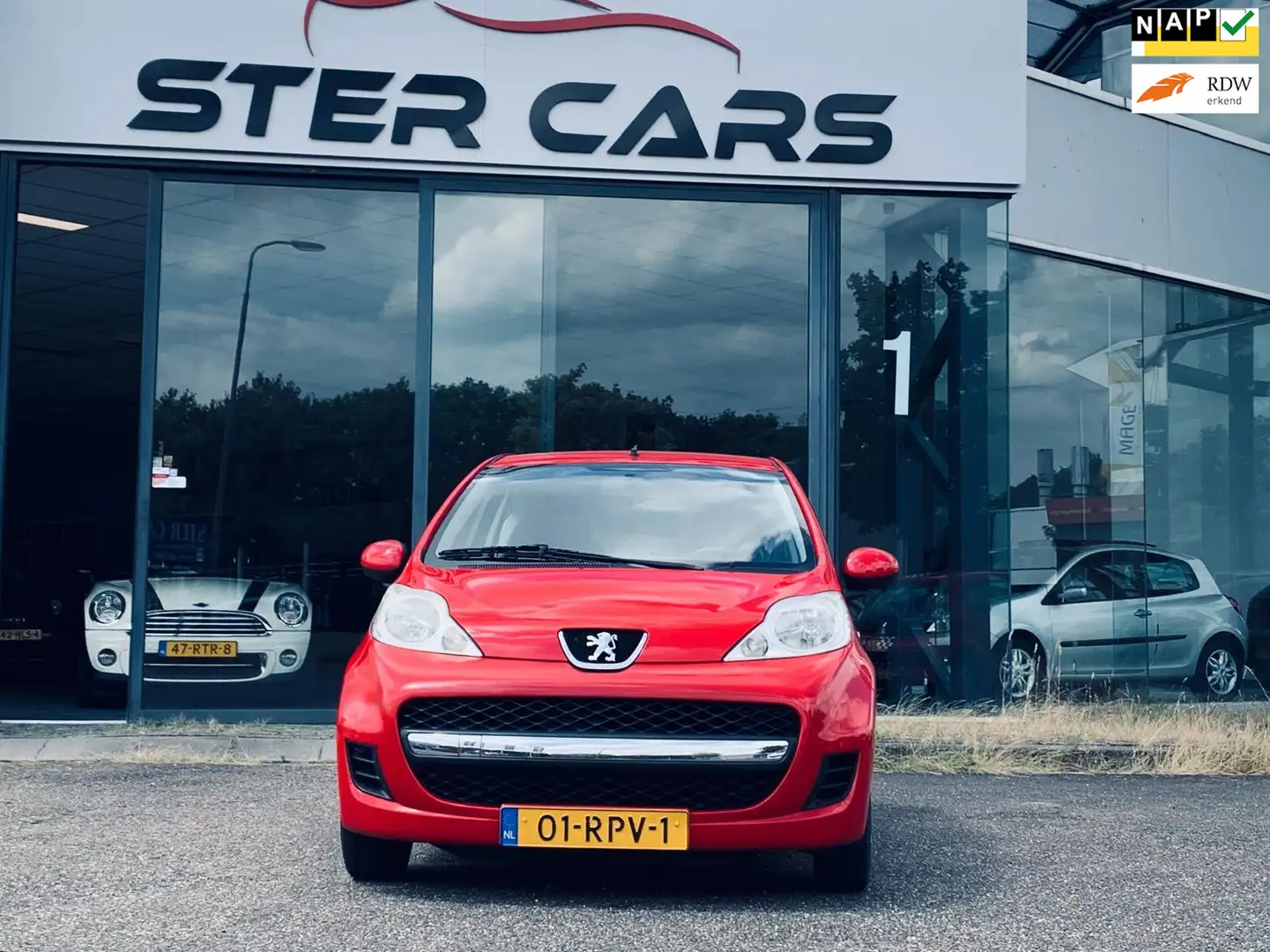 Peugeot 107 1.0-12V XS , Airco, Nieuw APK, NAP Rood - 1