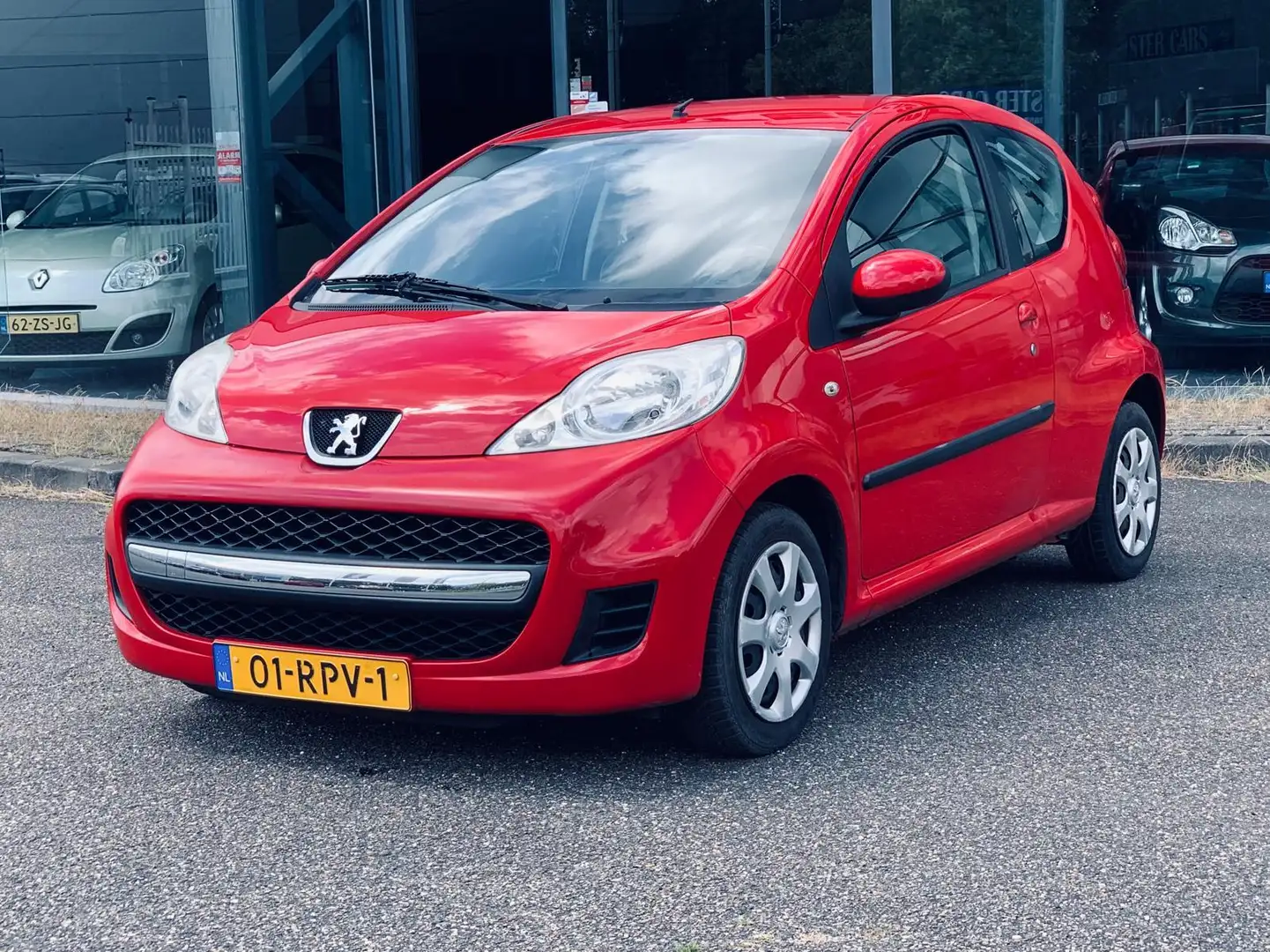 Peugeot 107 1.0-12V XS , Airco, Nieuw APK, NAP Rood - 2