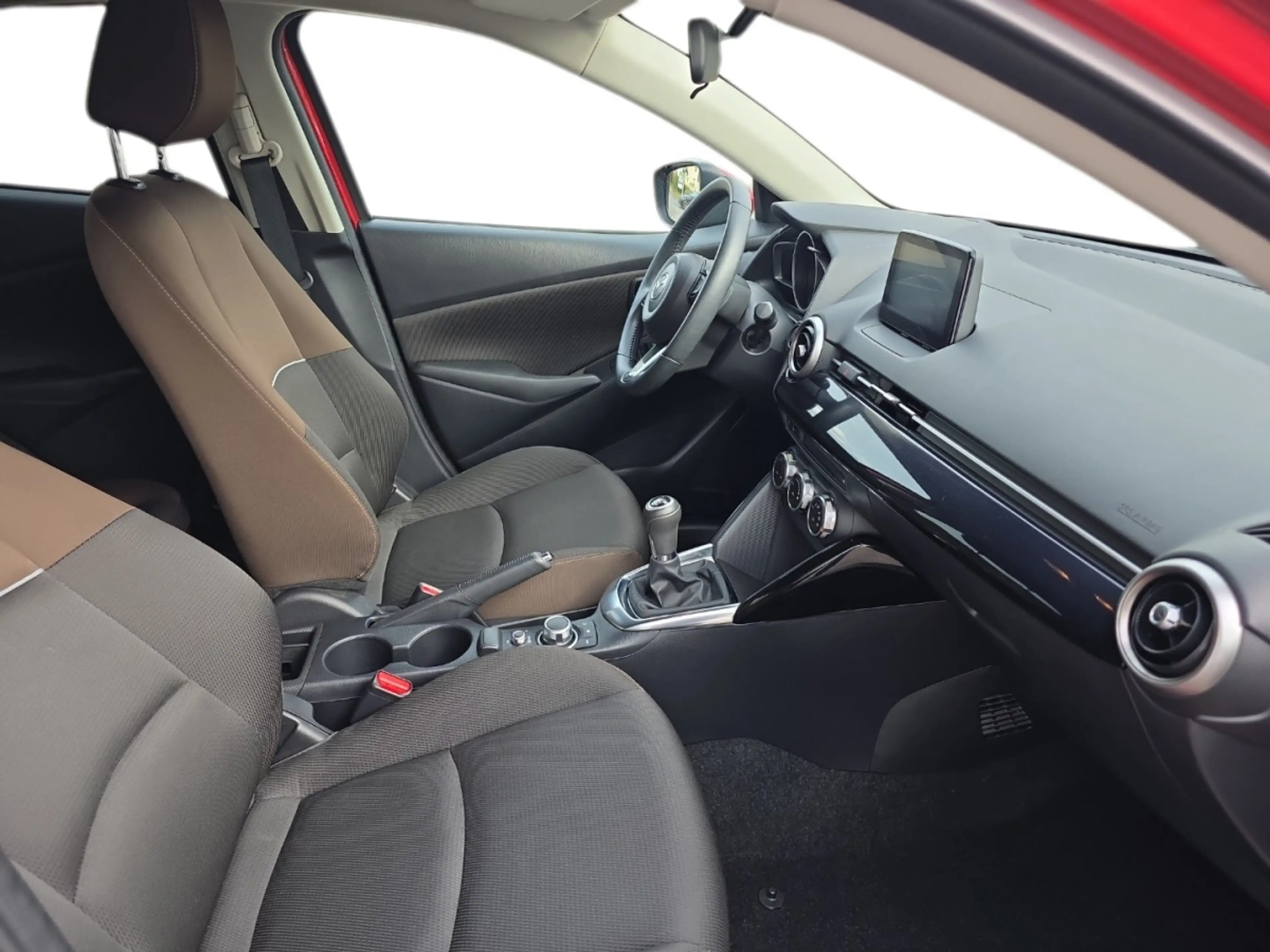 Mazda 2 SKYACTIV-G 90 M Hybrid — photo 8