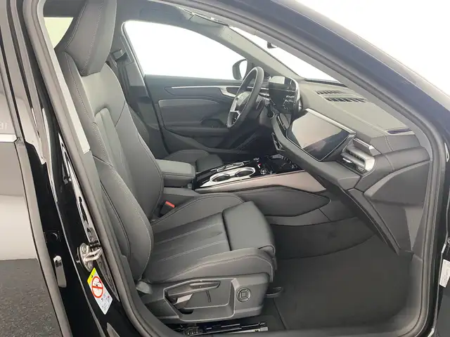 Audi A6 view 10