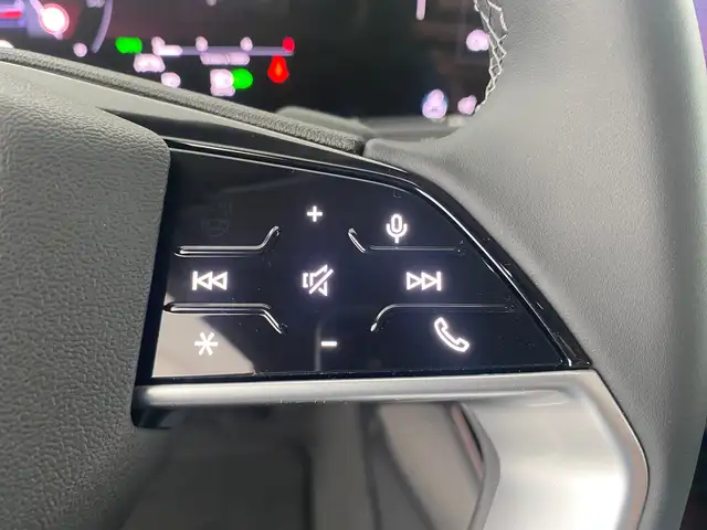 Audi A6 view 14