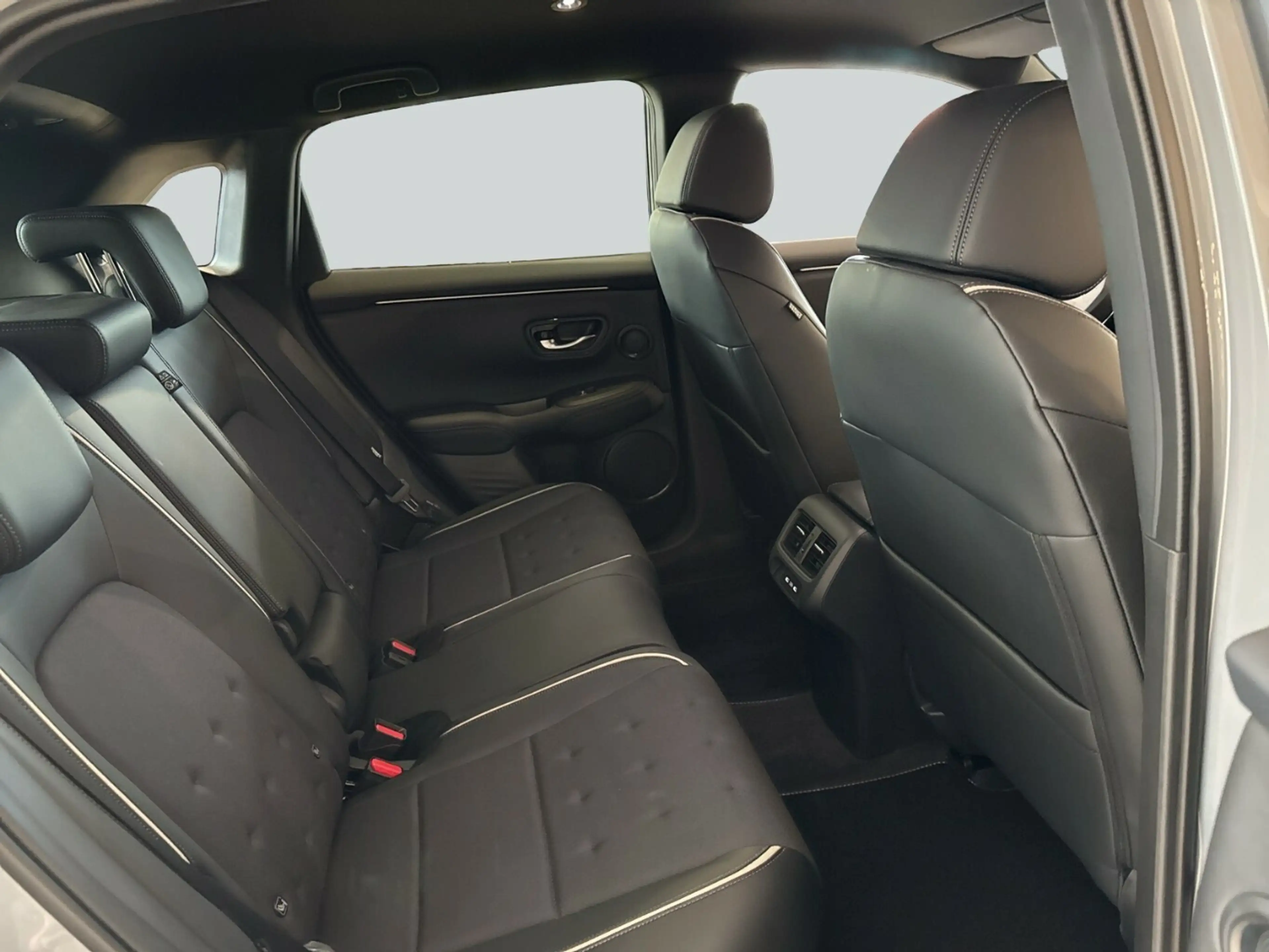 Honda ZR-V e:HEV Sport — photo 9
