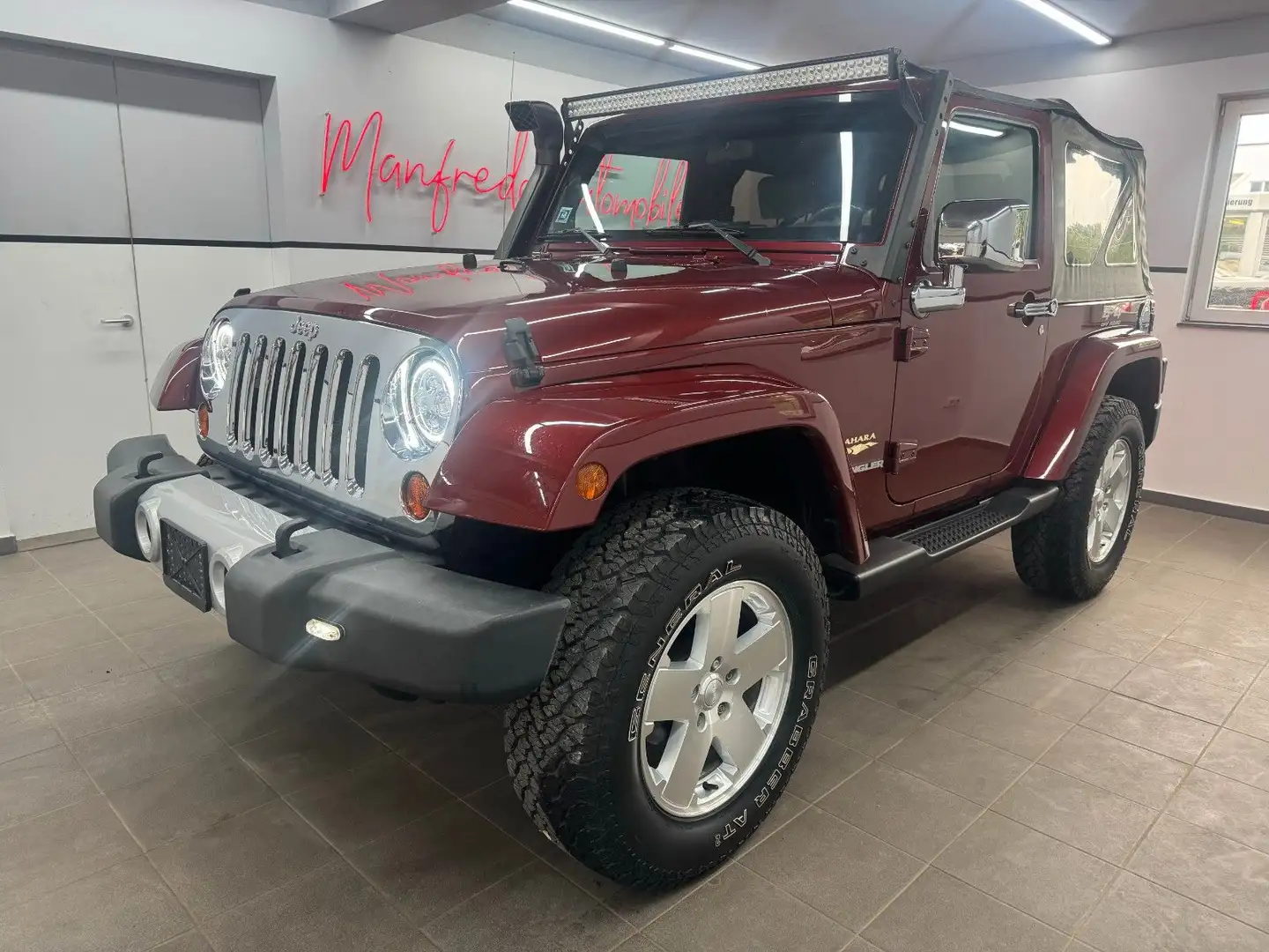 Jeep Wrangler Unlimited Sahara 4x4 3.8 /3-Trg/Softtop Rouge - 1