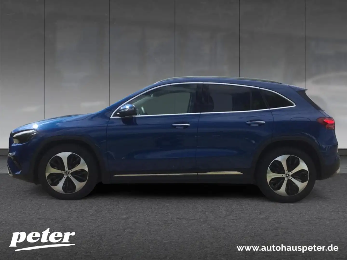 Mercedes-Benz GLA 200 Progressive Line, AHV, Panoramadach Blau - 1