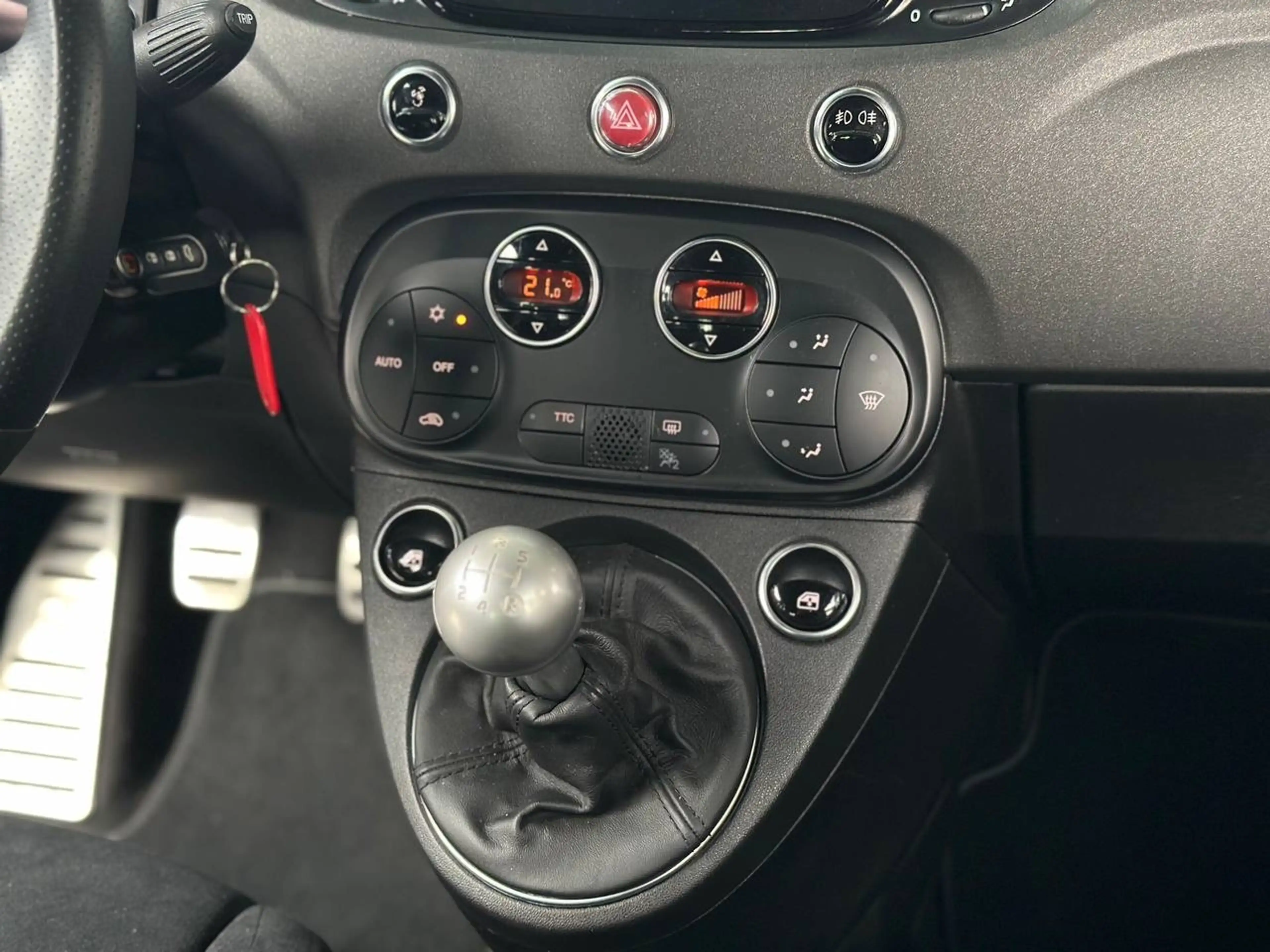 Abarth 695C BEATS KLIMA NAVI 17" ALU — photo 15
