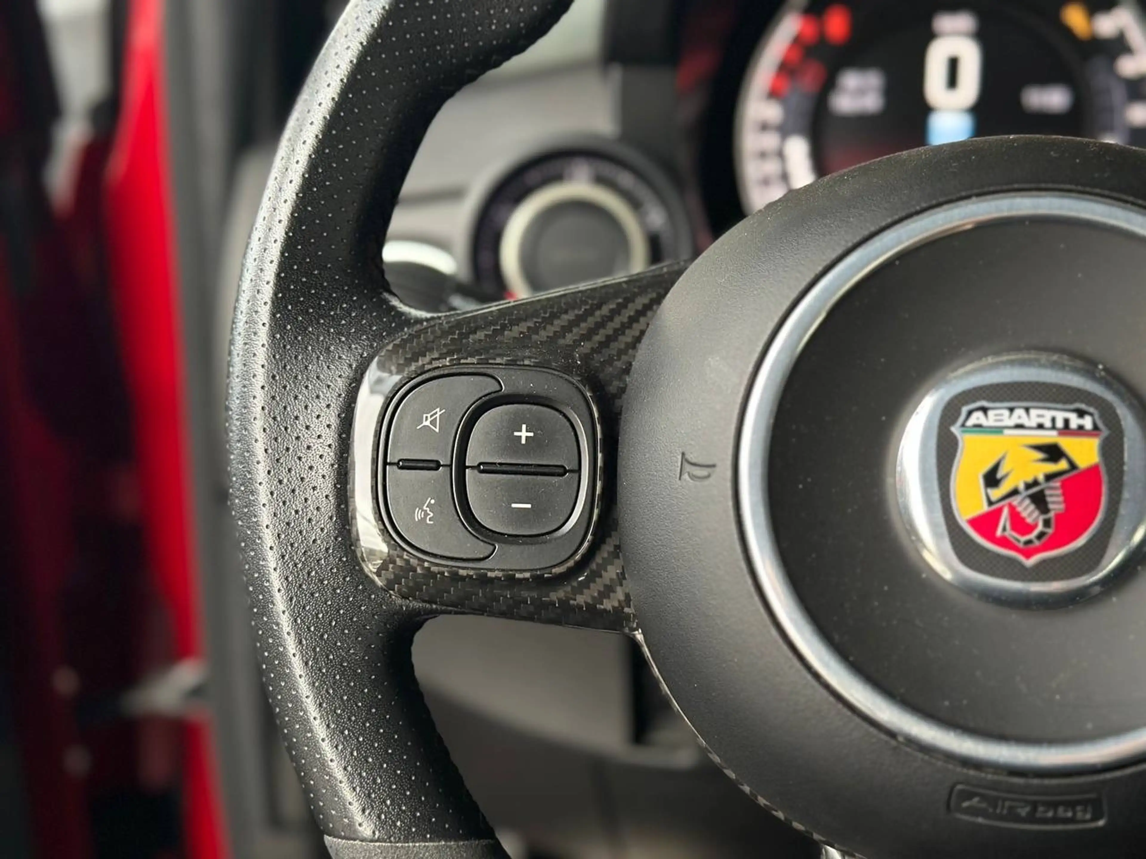 Abarth 695C BEATS KLIMA NAVI 17" ALU — photo 11