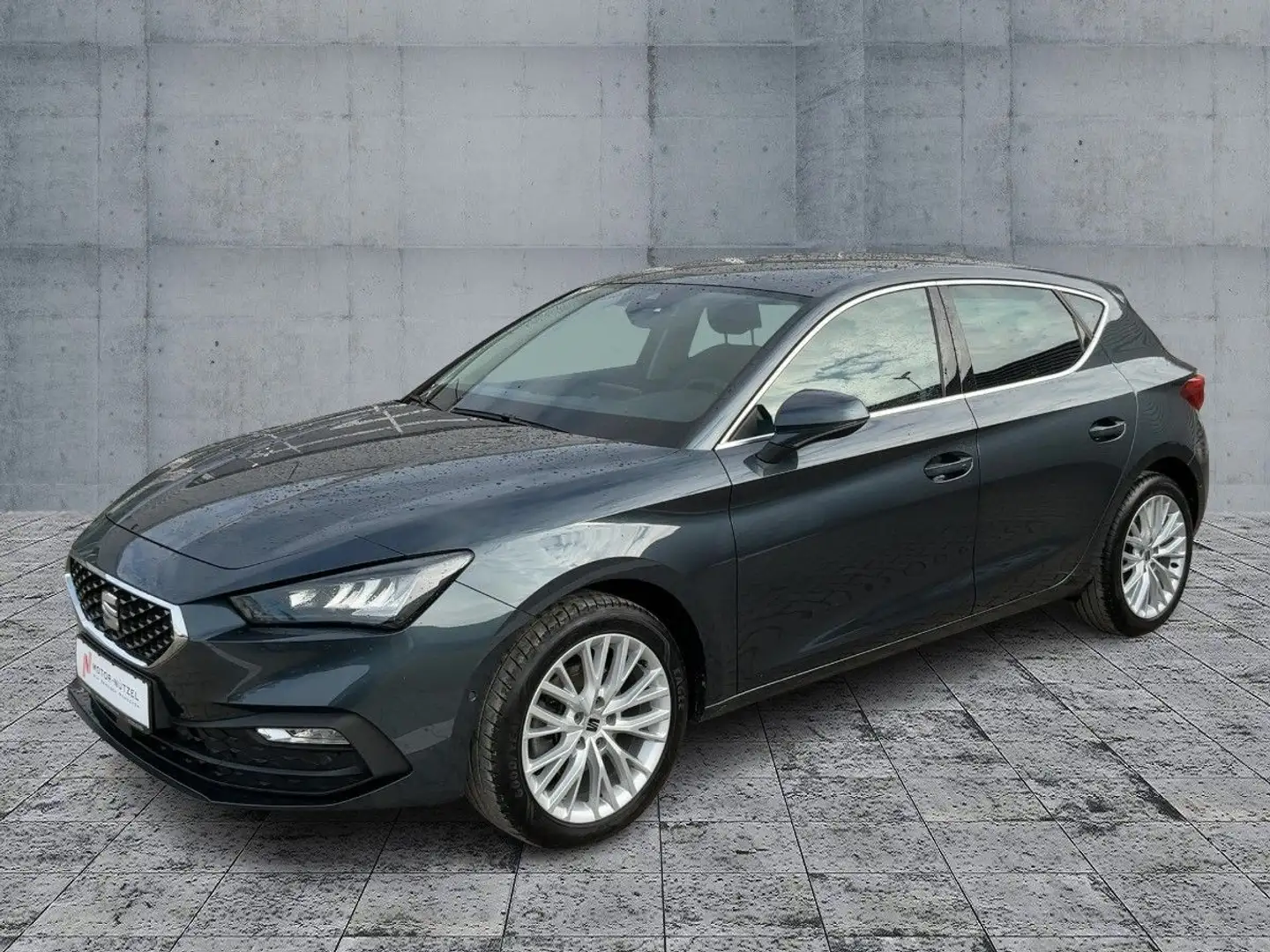 SEAT Leon 1.5 eTSI DSG XCELLENCE LED+NAVI+GRA+SHZ+RFK Grau - 2