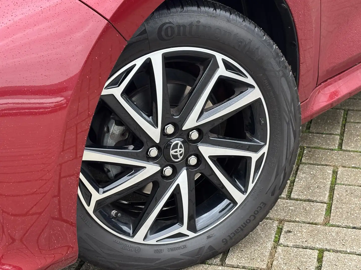 Toyota Yaris 1.5 VVT-i First Edition | Apple Carplay/Android au Rouge - 2