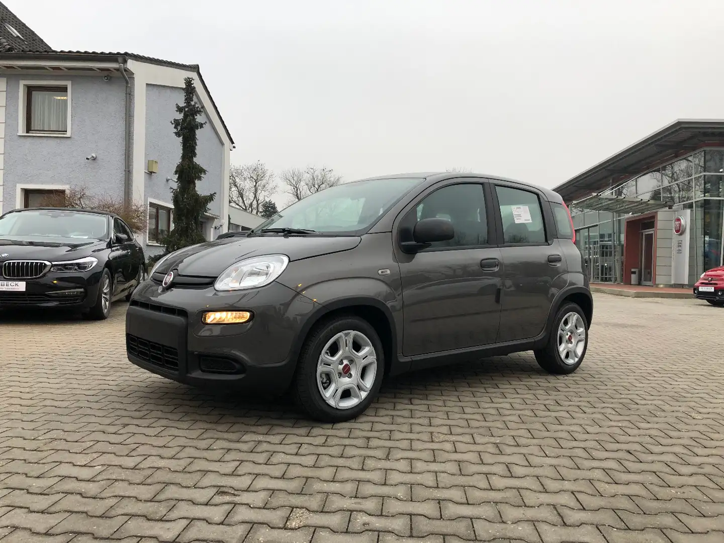 Fiat New Panda 1.0 Hybrid *5 Sitzer Klima Komfort* Сірий - 1