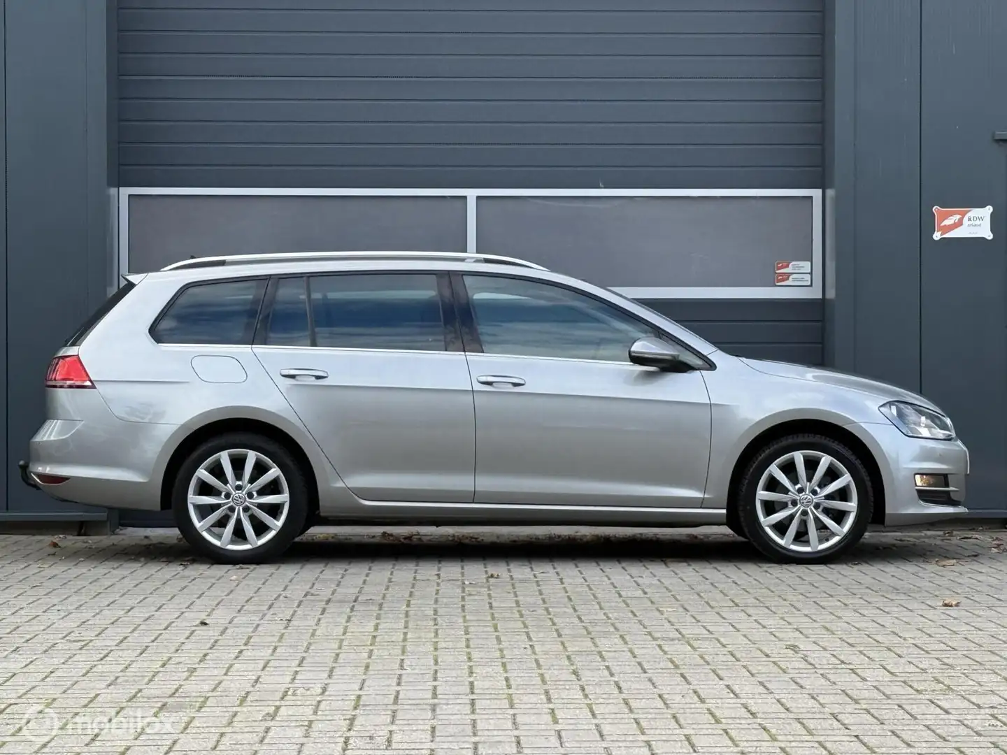 Volkswagen Golf Variant 1.6 TDI Highline Handgeschakeld Vol opties Gris - 1