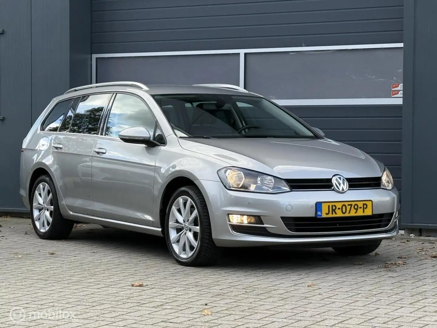 Volkswagen Golf Variant 1.6 TDI Highline Handgeschakeld Vol opties Gris - 2