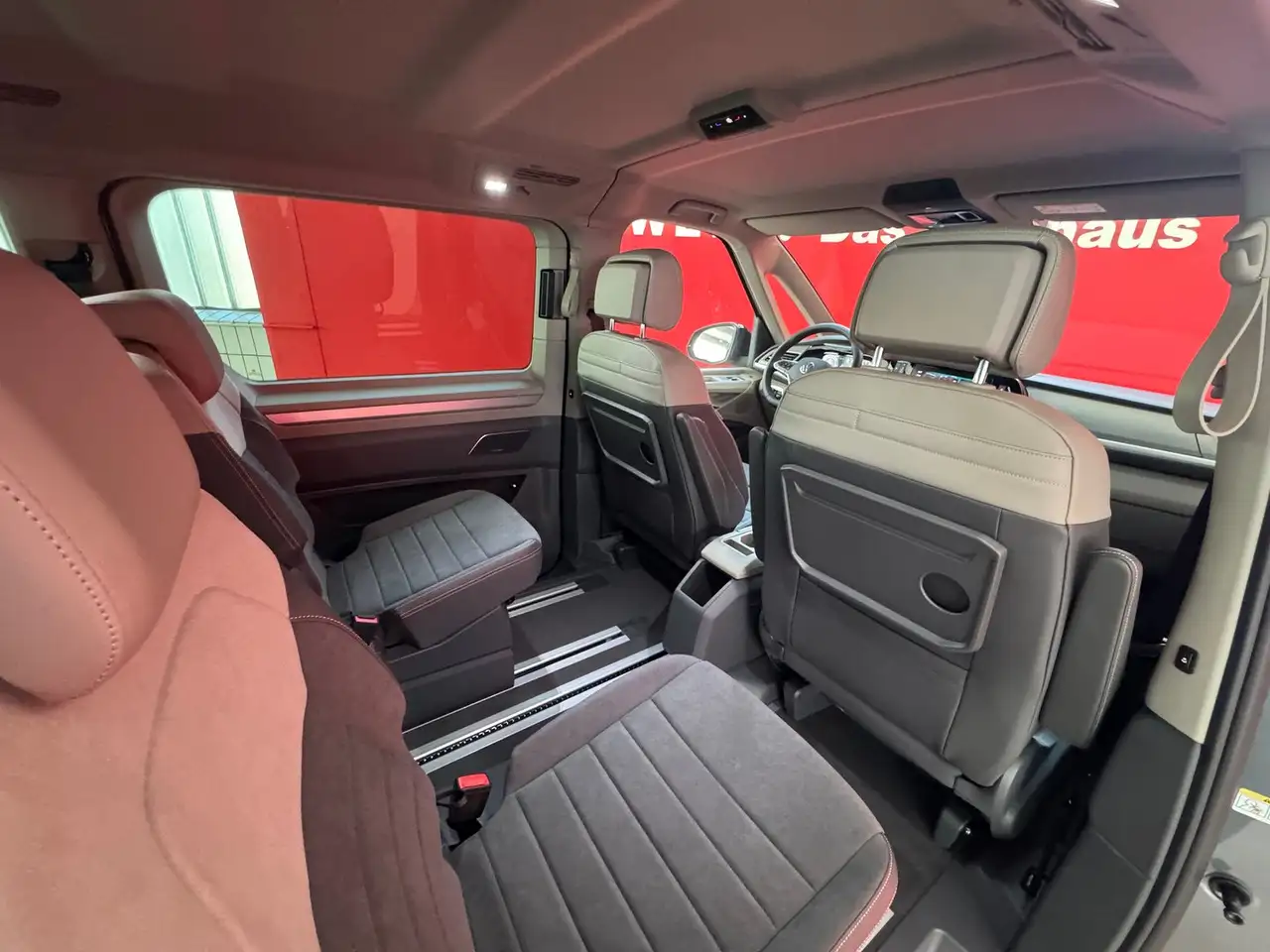 Volkswagen T7 Multivan 2026 — фото 12