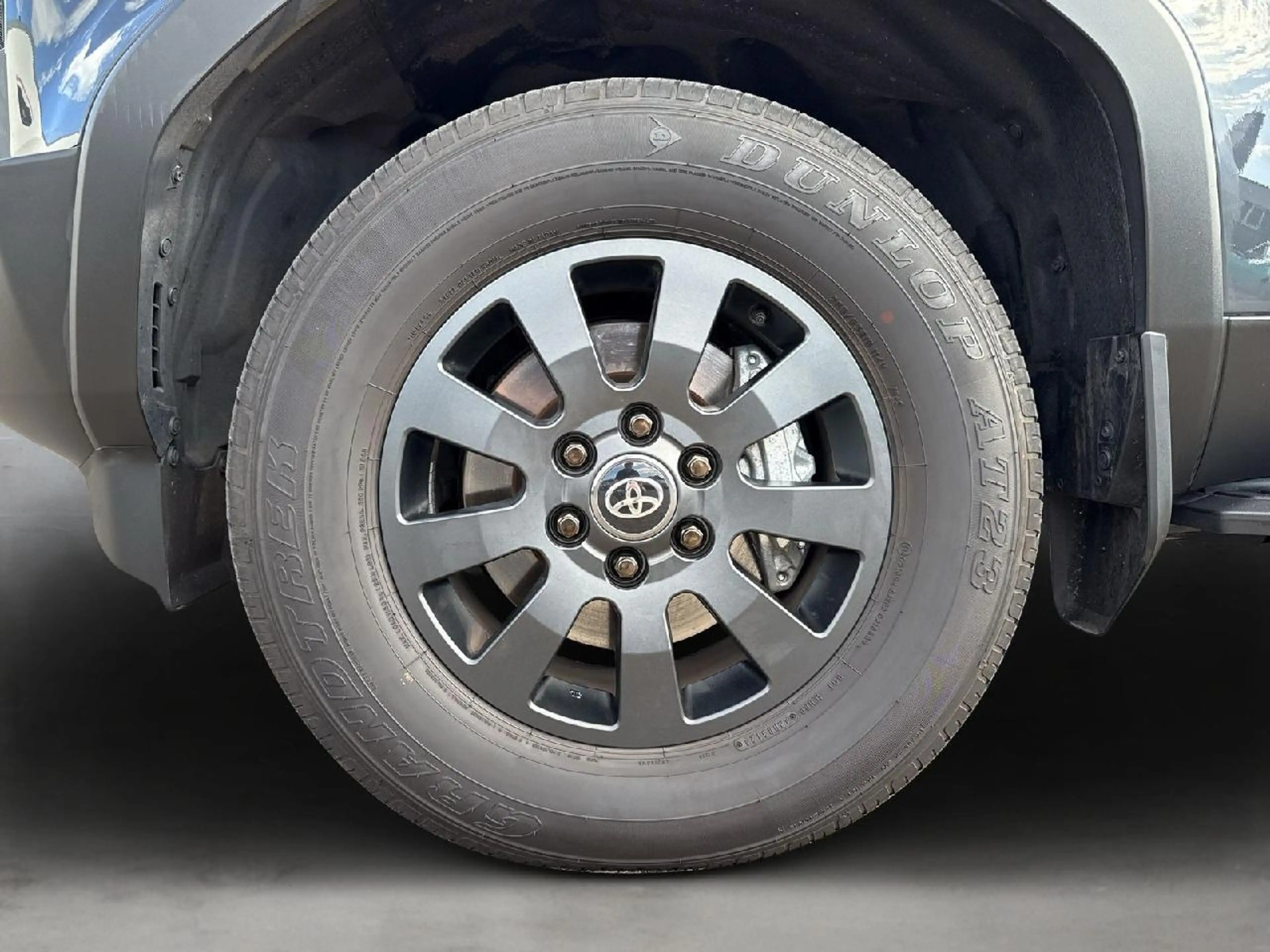 Toyota Land Cruiser 2,8 D-4D 151 kW AWD Executive — photo 8