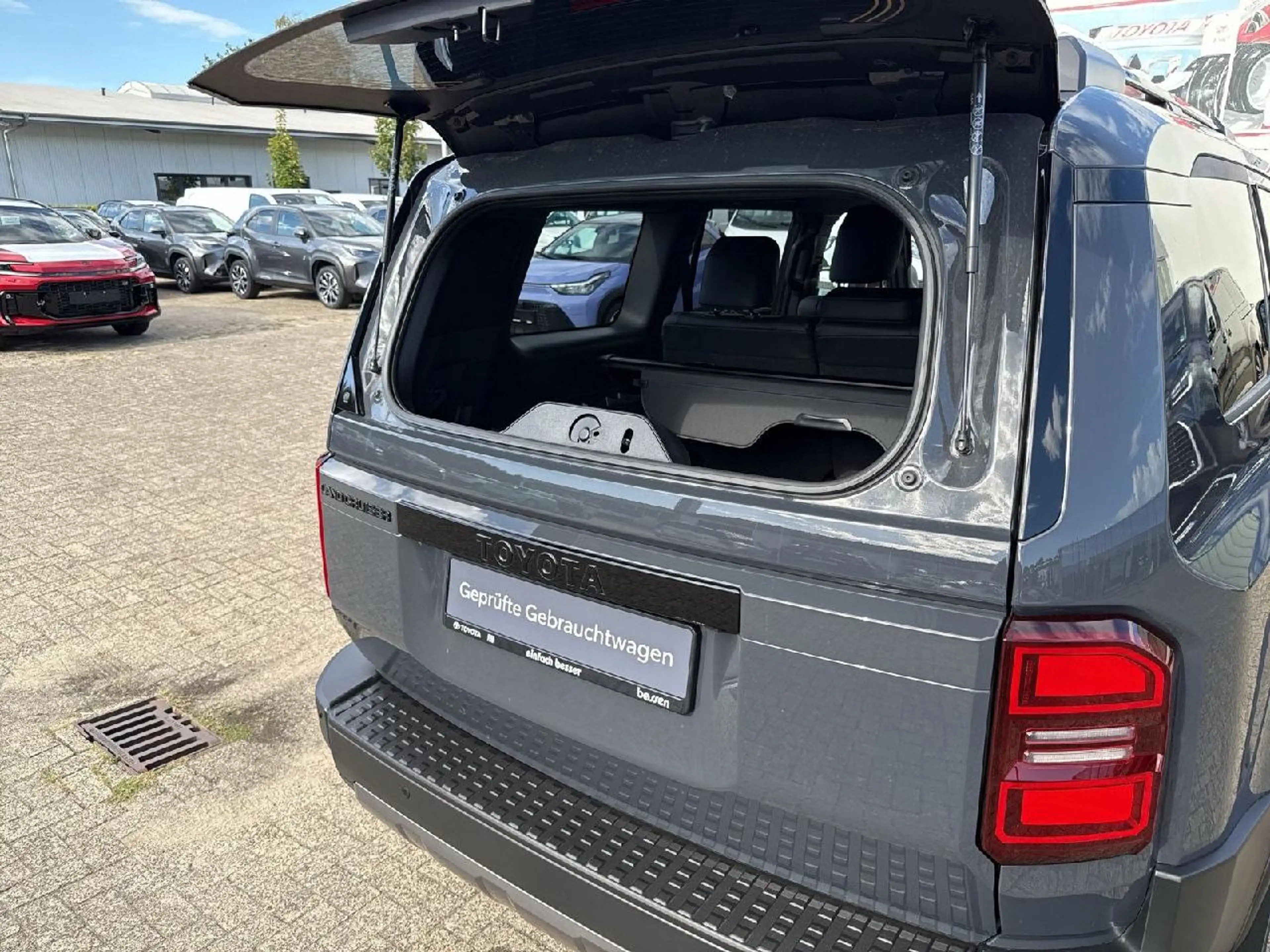 Toyota Land Cruiser 2,8 D-4D 151 kW AWD Executive — photo 7