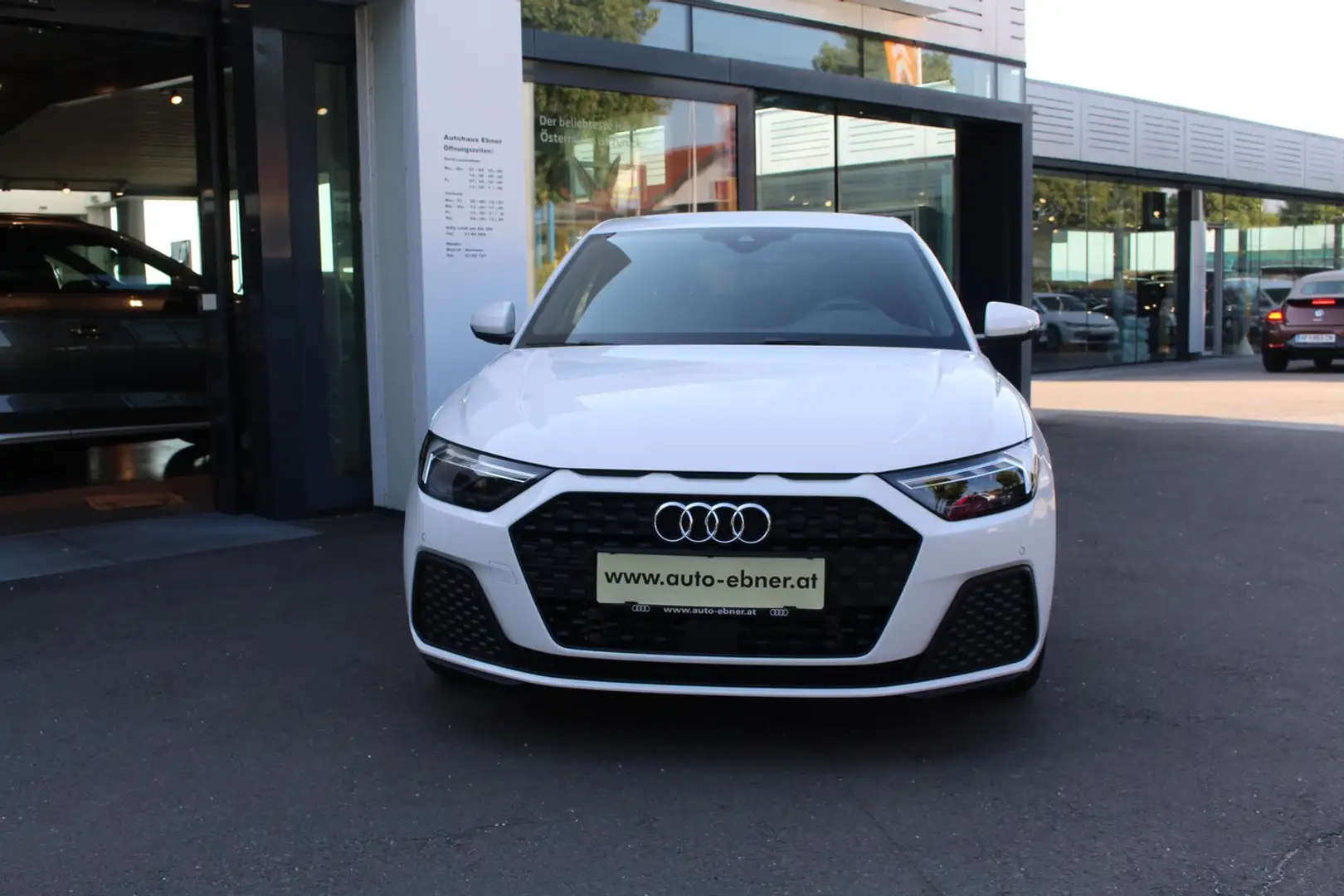 Audi A1 25 TFSI intense Weiß - 2