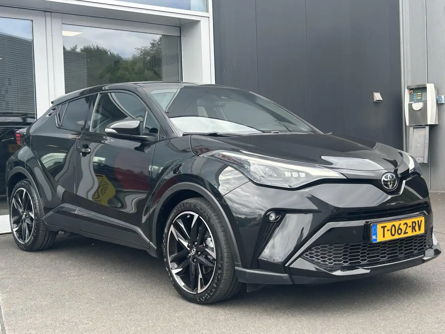Toyota C-HR 2.0 Hybrid GR-Sport Trekhaak | Compleet zwart | 19 Zwart - 2