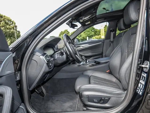BMW 5 Series view 5