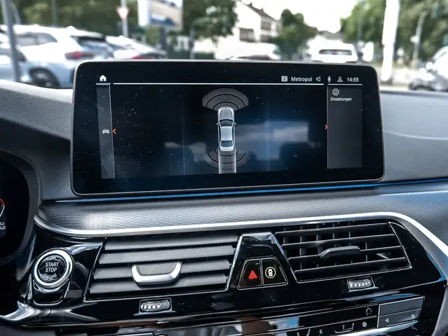 BMW 5 Series view 14