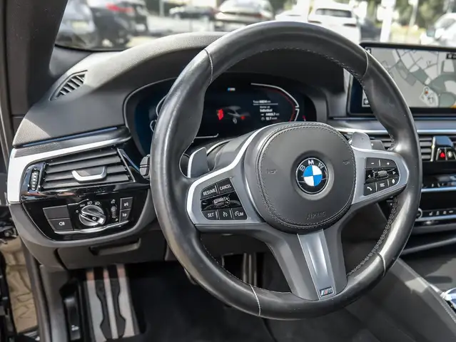 BMW 5 Series view 22
