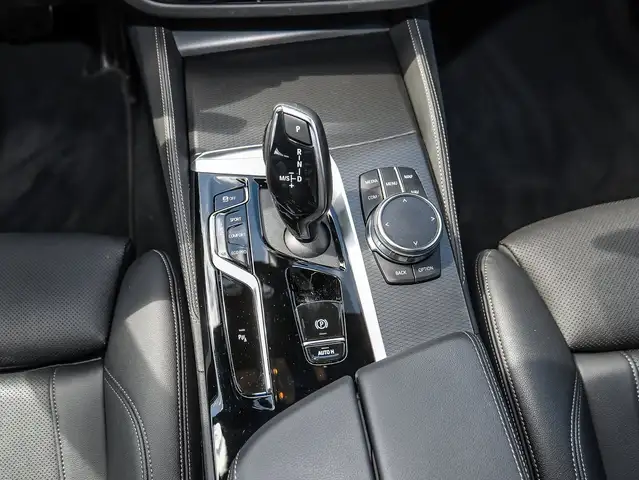 BMW 5 Series view 20