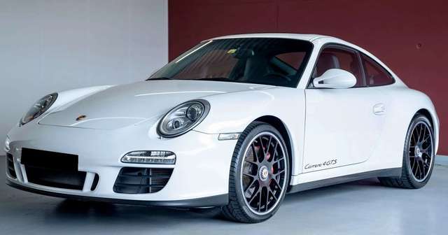 Imagine Porsche 997 911 Carrera 4 GTS PDK