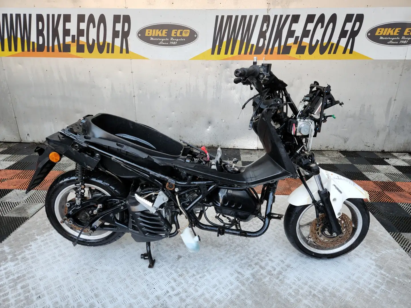 Yamaha NMAX White - 1