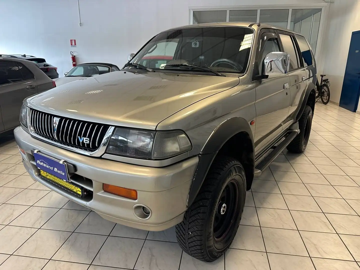 Mitsubishi Pajero Sport Pajero Sport 3.0i V6 24V cat GLS Grau - 1