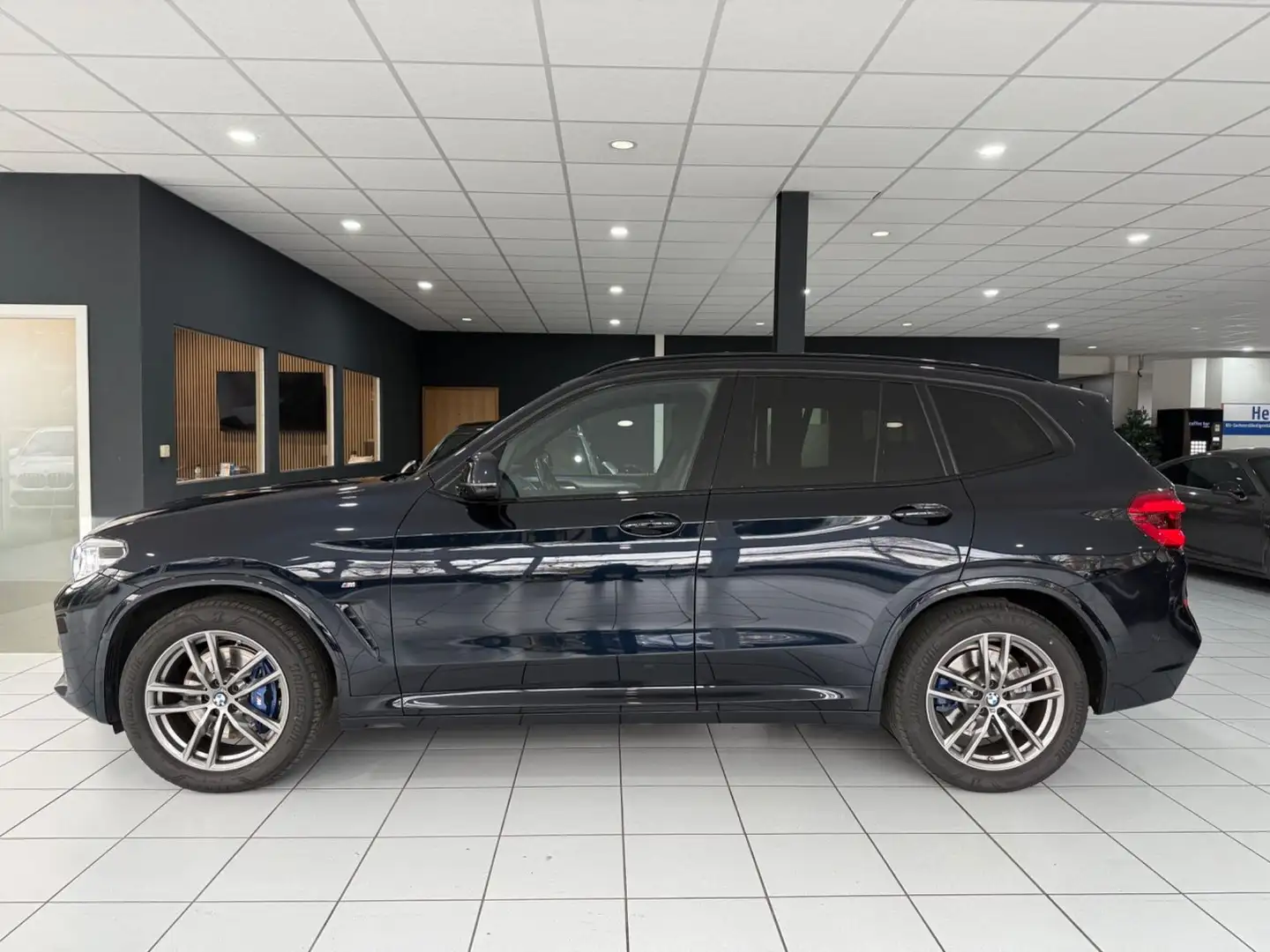 BMW X3 xDrive 30d*M-PAKET*PANO*HEADUP*MEMORY*AHK*KEY Schwarz - 2