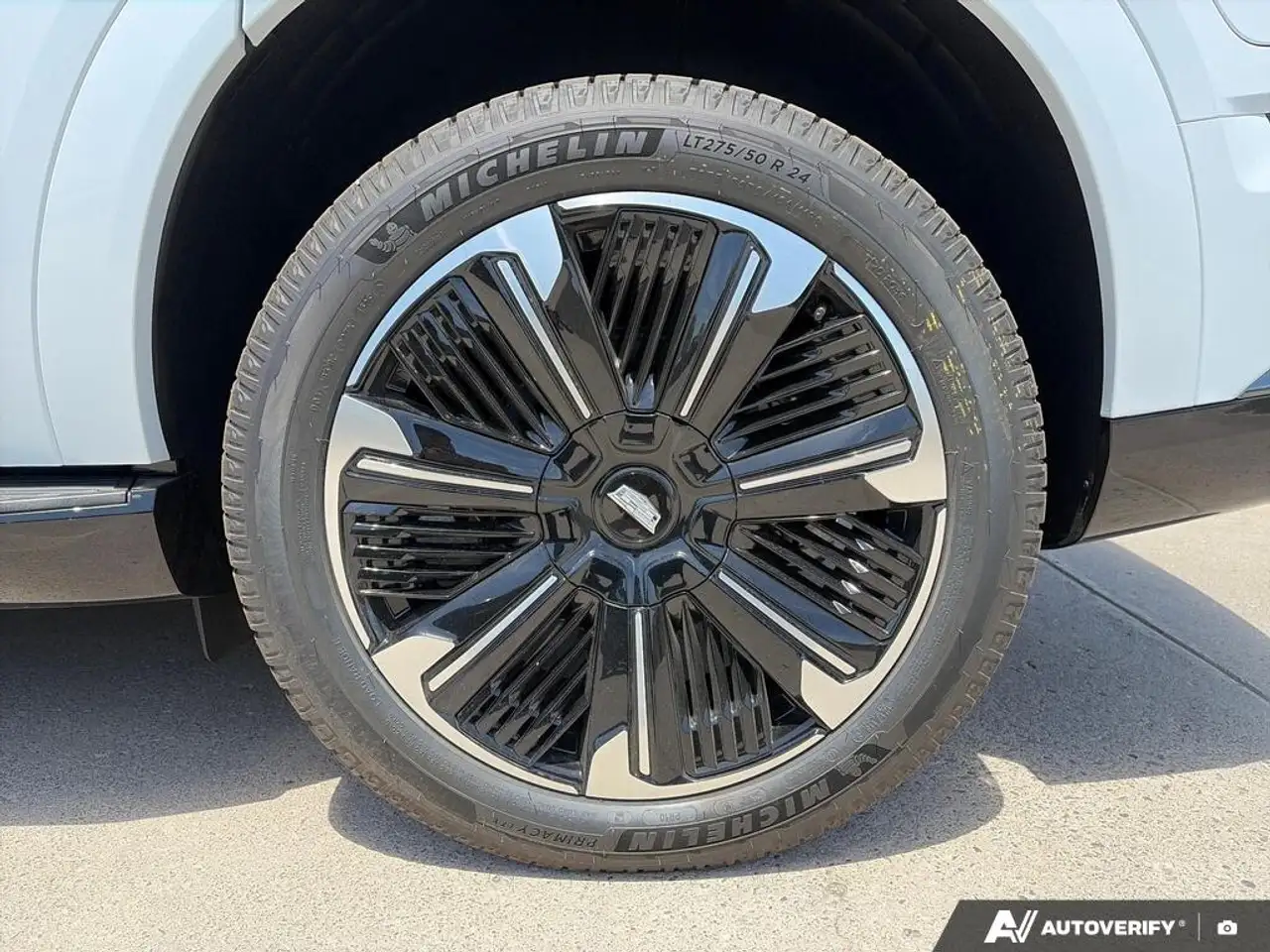 Cadillac Escalade снимка Cadillac Escalade