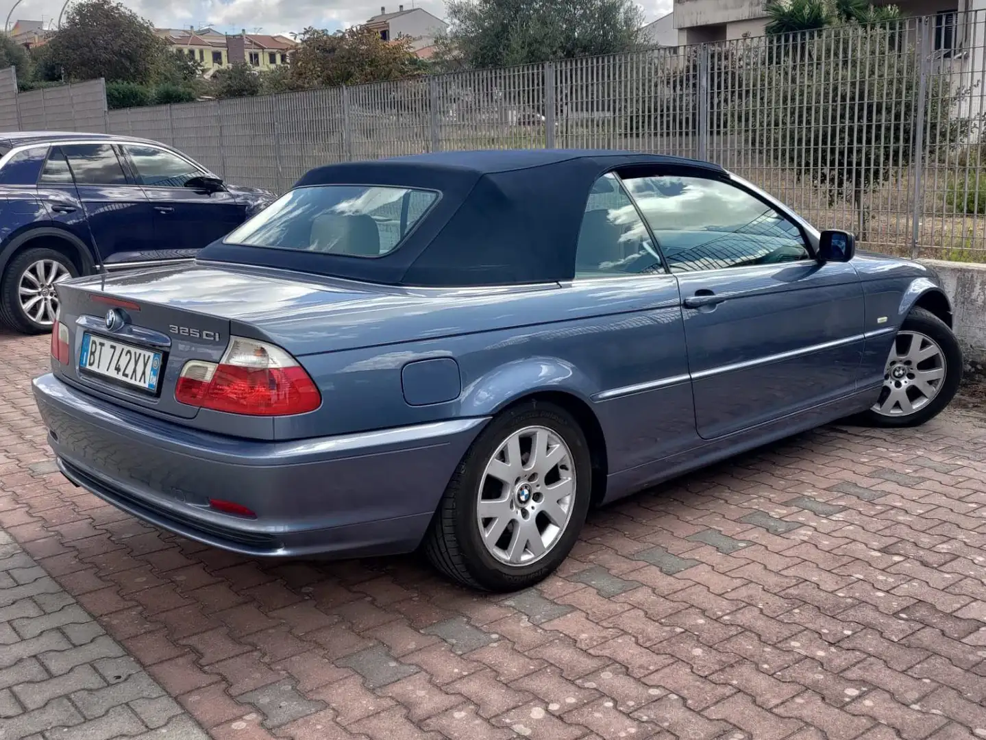 BMW 325 Cabrio - 1
