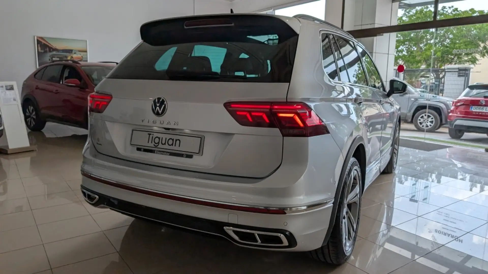 Volkswagen Tiguan 2.0TDI R-Line DSG 110kW Argent - 2