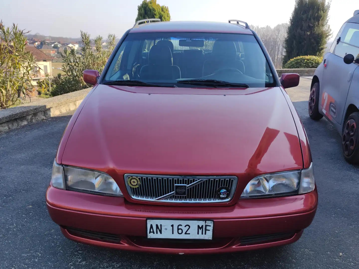 Volvo V70 T 5 Rosso - 1